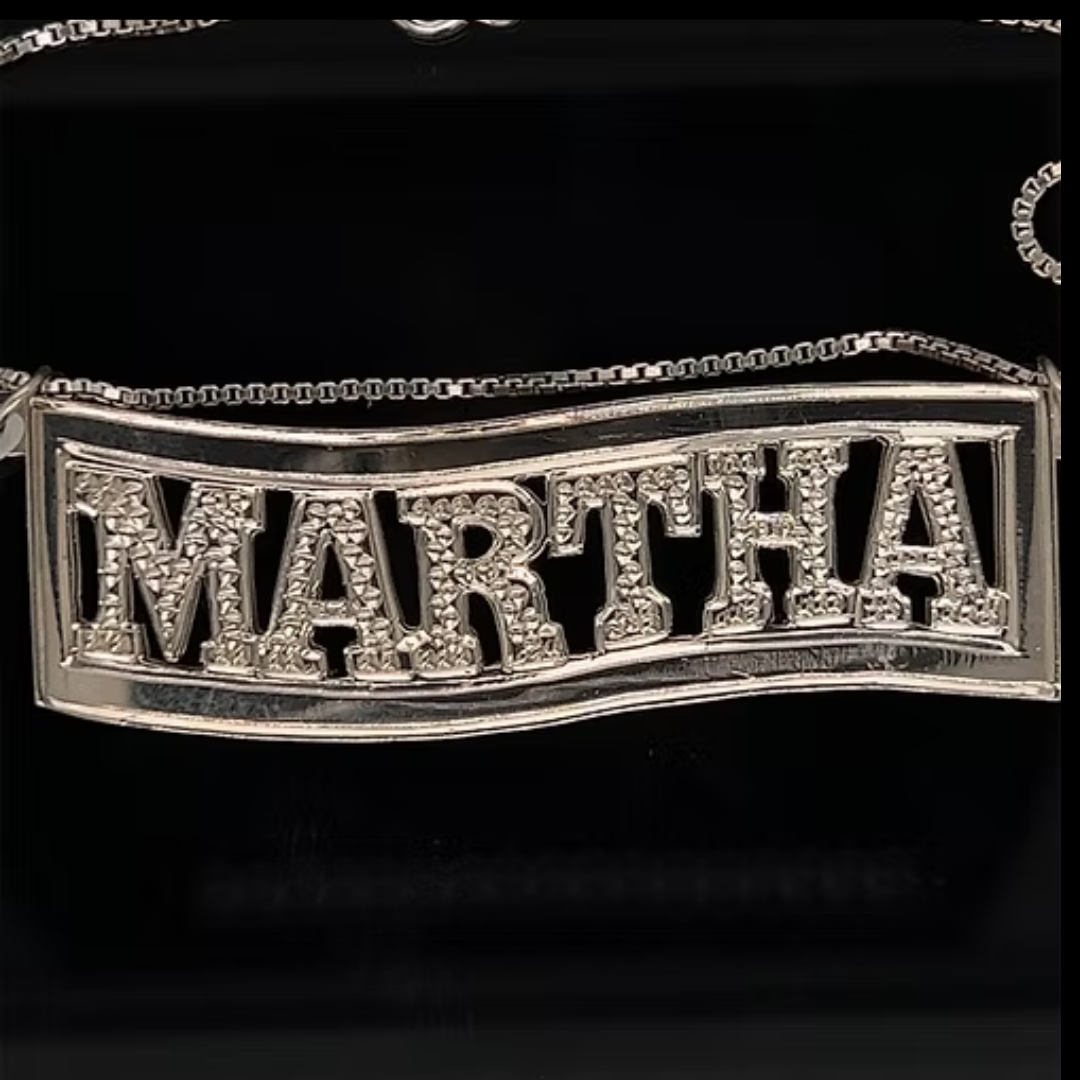 10K-WG MONOGRAM PENDAN